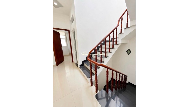 BÁN NHÀ 4 Tầng CHÍNH CHỦ, DTSD 200m, TRƯƠNG ĐÌNH HỘI P16Q8, CHỈ CÓ 5ty200
